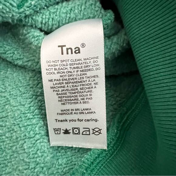 Aritzia TNA green sleeveless zip up hoodie - Picture 14 of 15